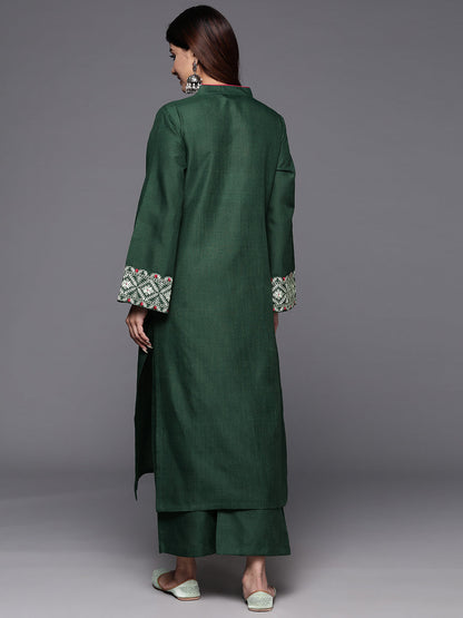 Dhiyona VR Women's Green Embroidered Long & Flared Sleeves Kurta With Tonal Bottom