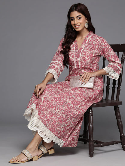 Dhiyona VR Women's Peach Paisley Printed Lace Embellished A-Line Kurta