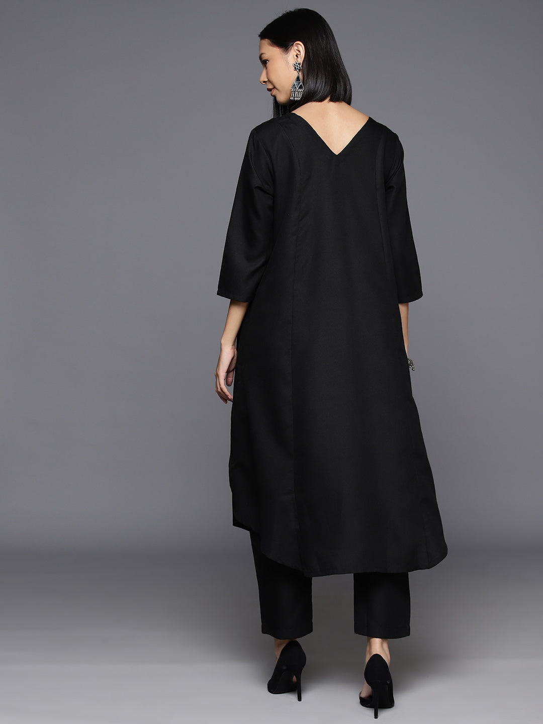 Dhiyona VR Women's Black Solid A-Line Kurta Paired With Tonal Bottom