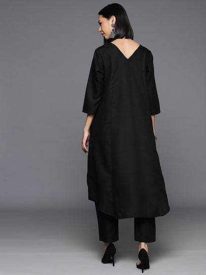 Dhiyona VR Women's Black Solid A-Line Kurta Paired With Tonal Bottom