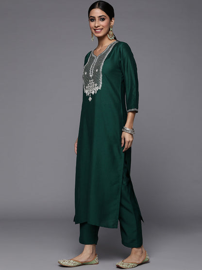 Dhiyona VR Women's Green Embroidered Kurta Paired With Tonal Trouser And Dupatta