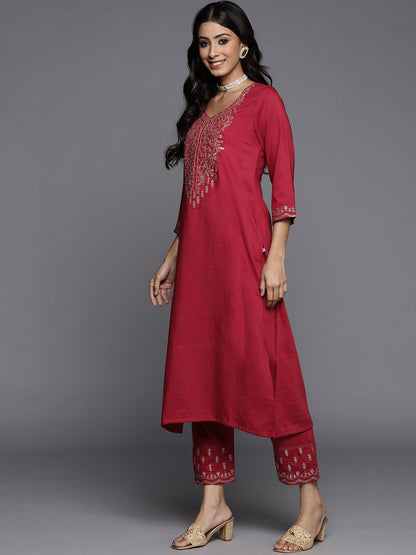 Dhiyona VR Women's Womens Embroidered Kurta Paired With Embroidered Trouser And Ombre Dupatta