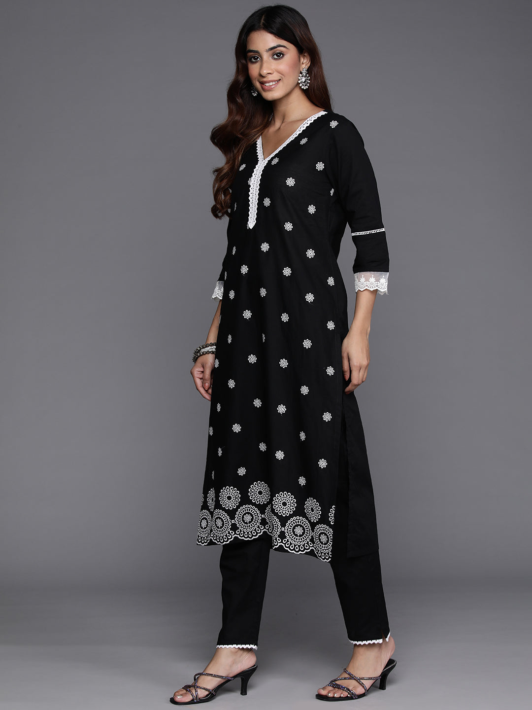 Dhiyona VR Women's Black Thread Embroidered Straight Kurta With Bottom And Dupatta