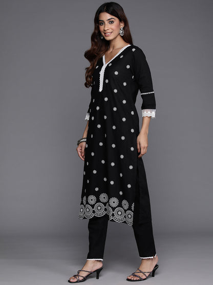 Dhiyona VR Women's Black Thread Embroidered Straight Kurta With Bottom And Dupatta