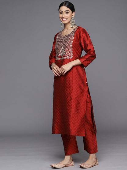 Dhiyona VR Women's Round Neck Yoke Embroidered Straight Kurta Paired With Tonal Bottom And Printed Dupatta