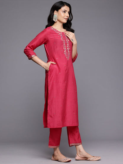 Dhiyona VR Women's Fuchsia Thread And Zari Embroidered Sequins Embellished Kurta Set With Dupatta