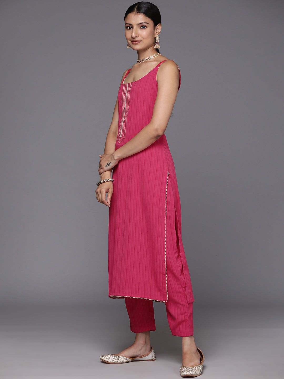 Dhiyona VR Women's Pink Round Neck, Spaghetti Strap Style Straight Kurta Paired With Tonal Bottom And Dupatta
