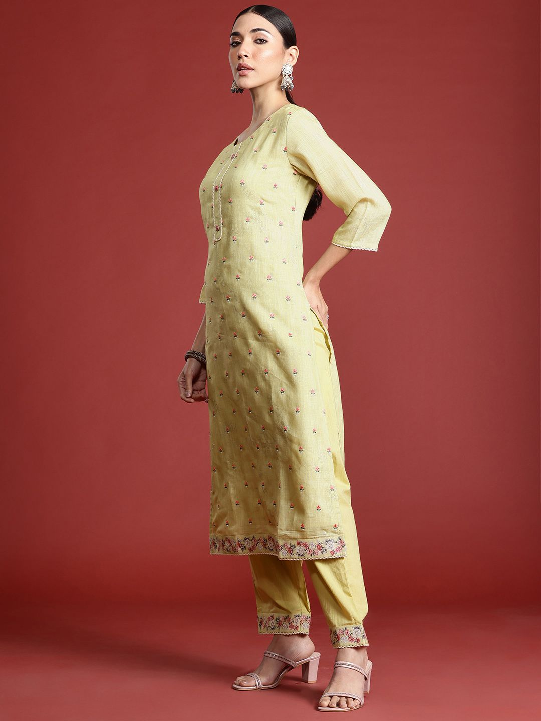 Floral Embroidered Thread Work Linen Kurta with Trousers & With Dupatta