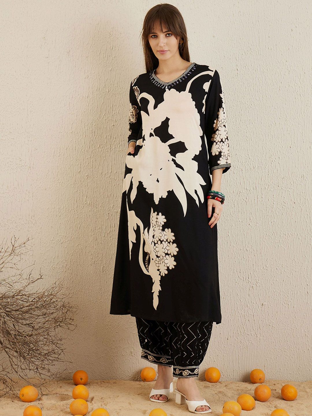 Dhiyona IE Floral Printed Three-Quarter Sleeves A-Line Tunic With Trouser