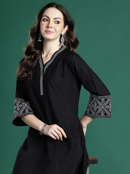 Dhiyona IE Ethnic Motifs Embroidered Regular Kurta with Trousers