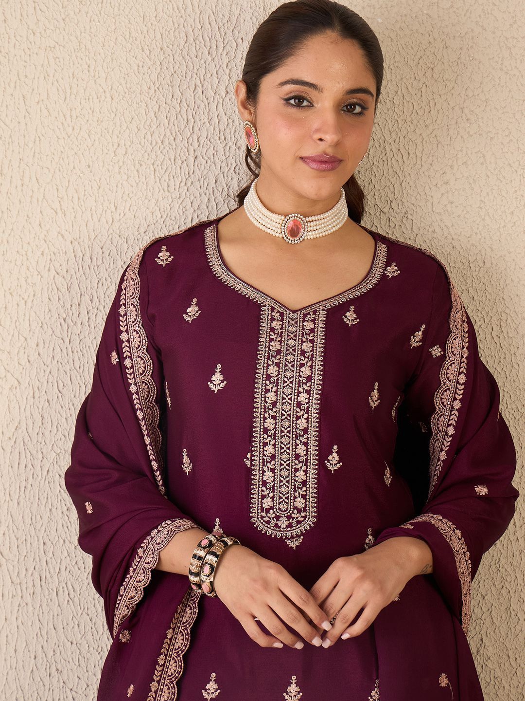 Dhiyona IE Floral Embroidered Sweetheart Neck Kurta With Sharara & Dupatta