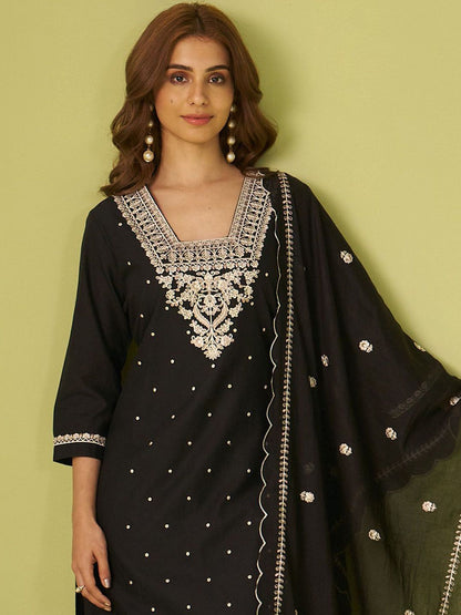 Dhiyona IE Women Floral Embroidered Cotton Kurta with Trousers & Dupatta