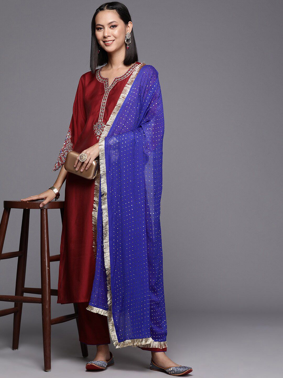 Dhiyona VA Women'sNotch Neck Ethnic Motifs Yoke Design Regular Sequinned Straight Kurta Set