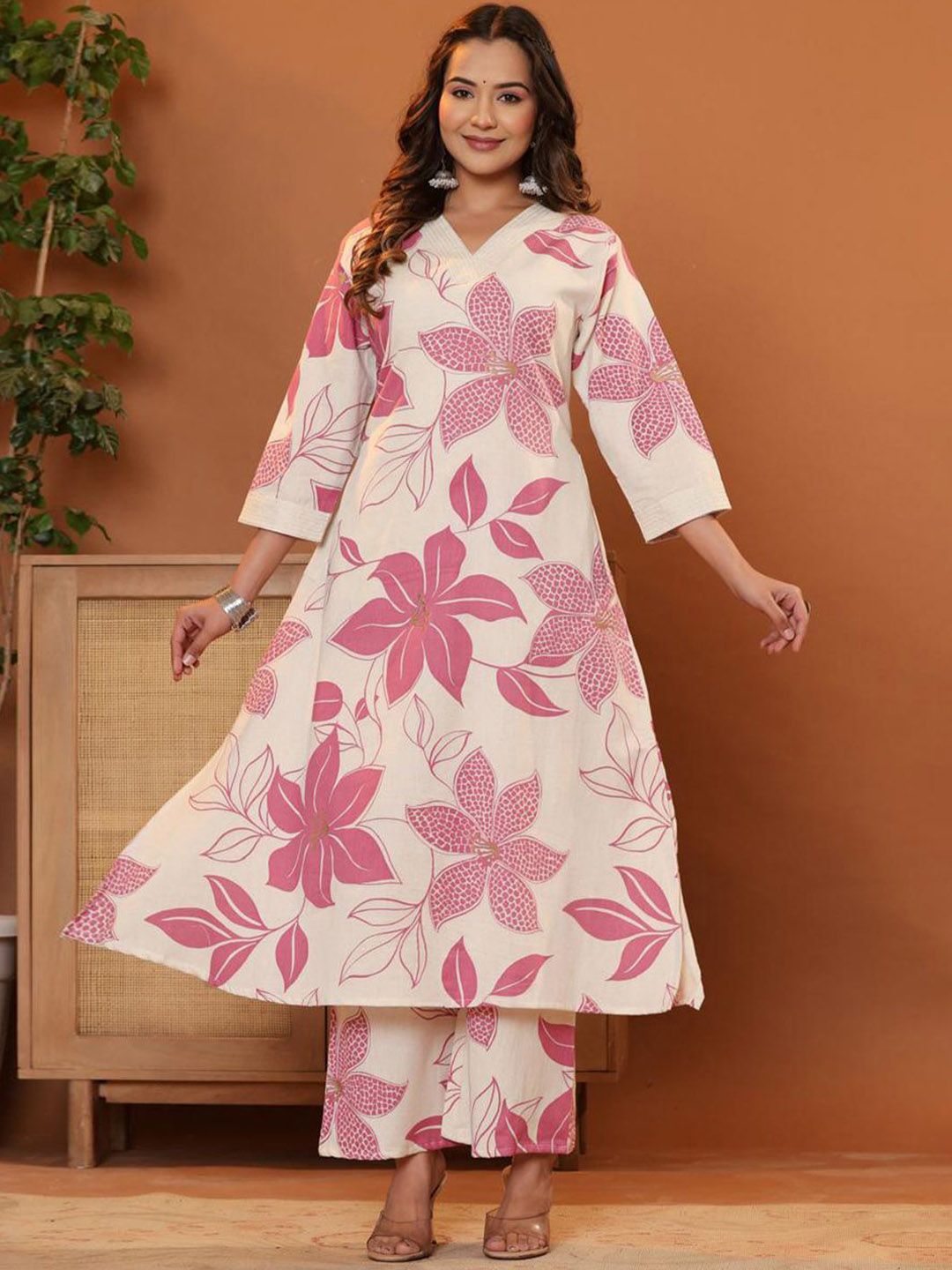 Dhiyona IE Women Floral Printed Regular Pure Cotton Kurta with Palazzos