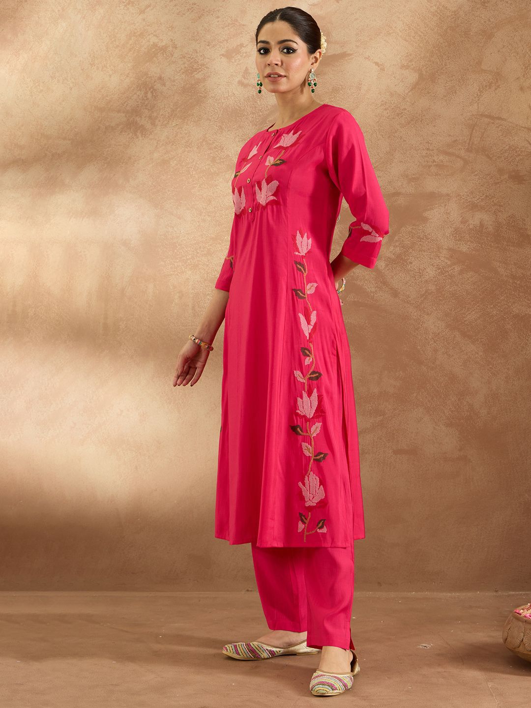 Women Ethnic Motifs Embroidered Thread Work Pure Cotton Kurta with Trousers
