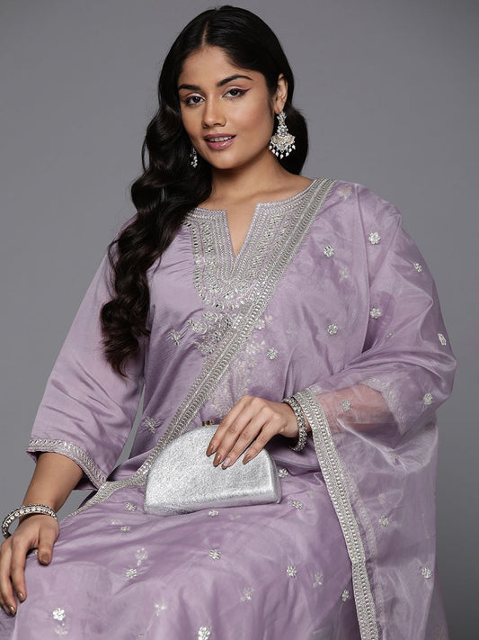 Dhiyona IE Plus Size Embroidered Regular Sequinned Kurta with Trousers & With Dupatta