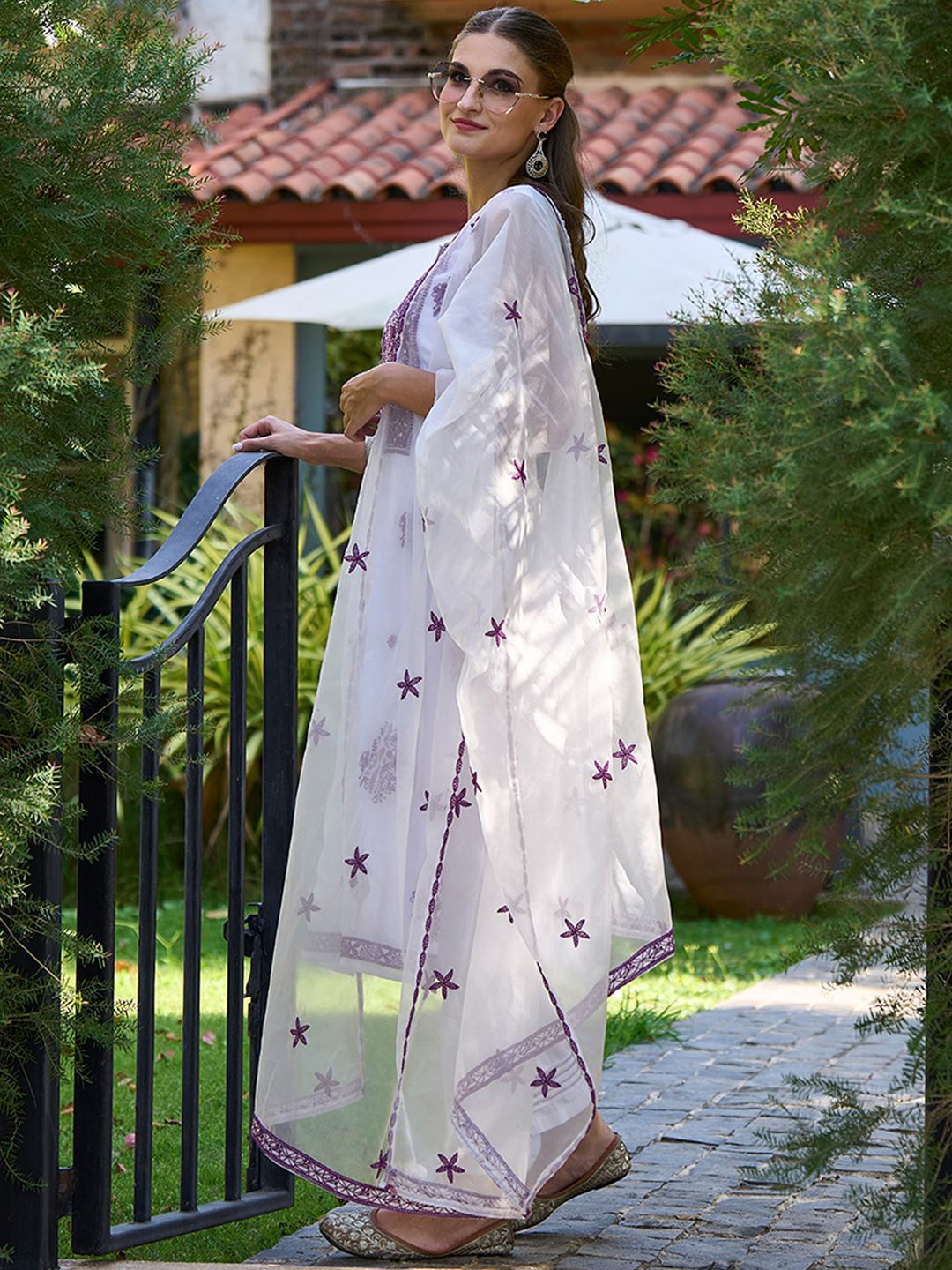 White Ethnic Motifs Embroidered Organza Straight Kurta & Trouser With Dupatta