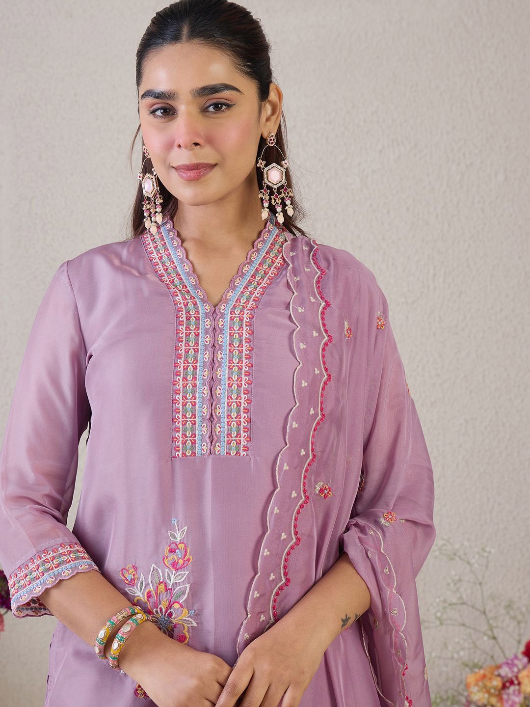 Dhiyona IE Floral Embroidered V Neck Organza Kurta With Trousers & Dupatta