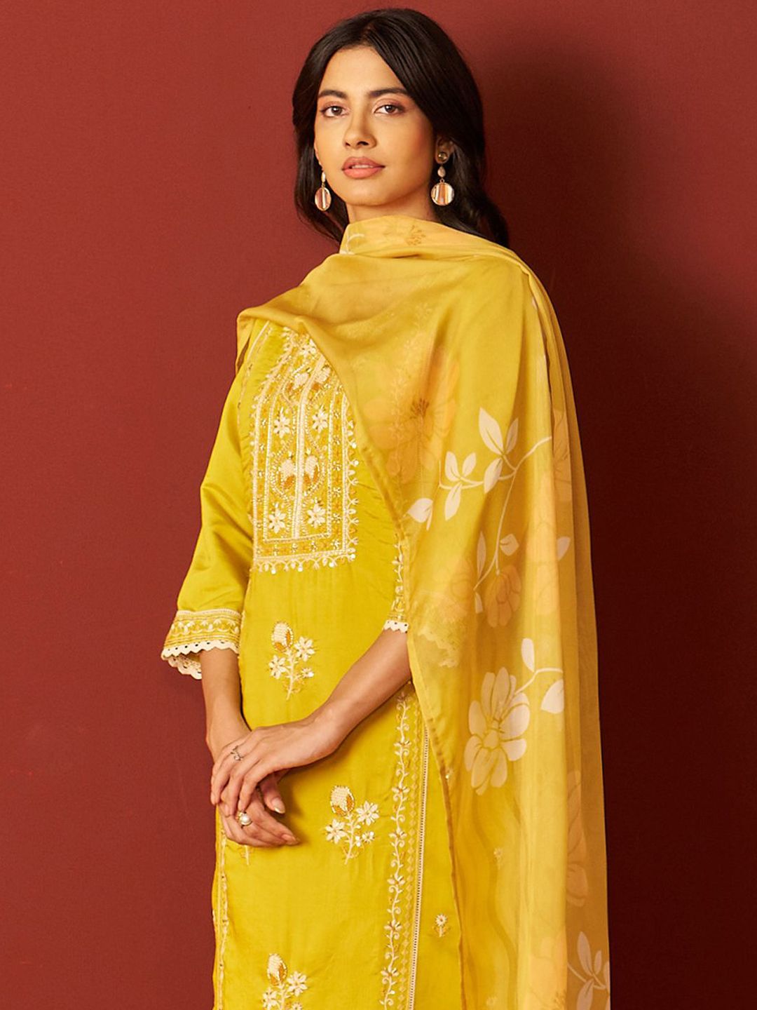 Dhiyona IE Women Floral Embroidered Kurta with Trousers & Dupatta