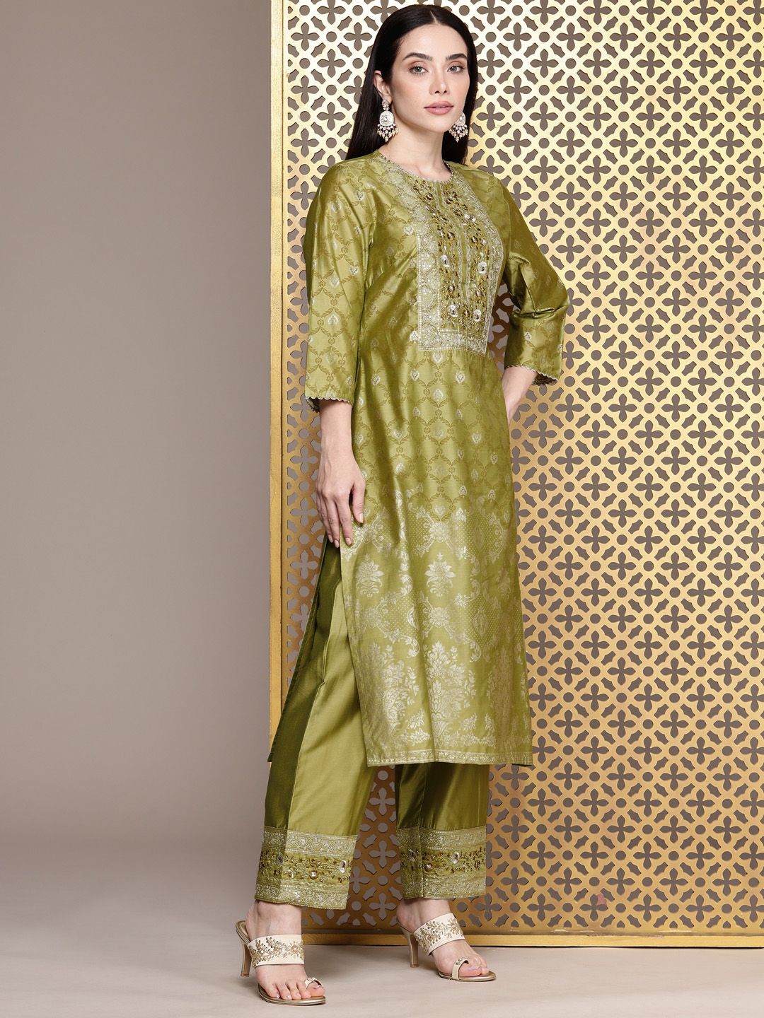 Dhiyona PD Women Floral Embroidered Sequinned Jashn Kurta with Palazzos & With Dupatta