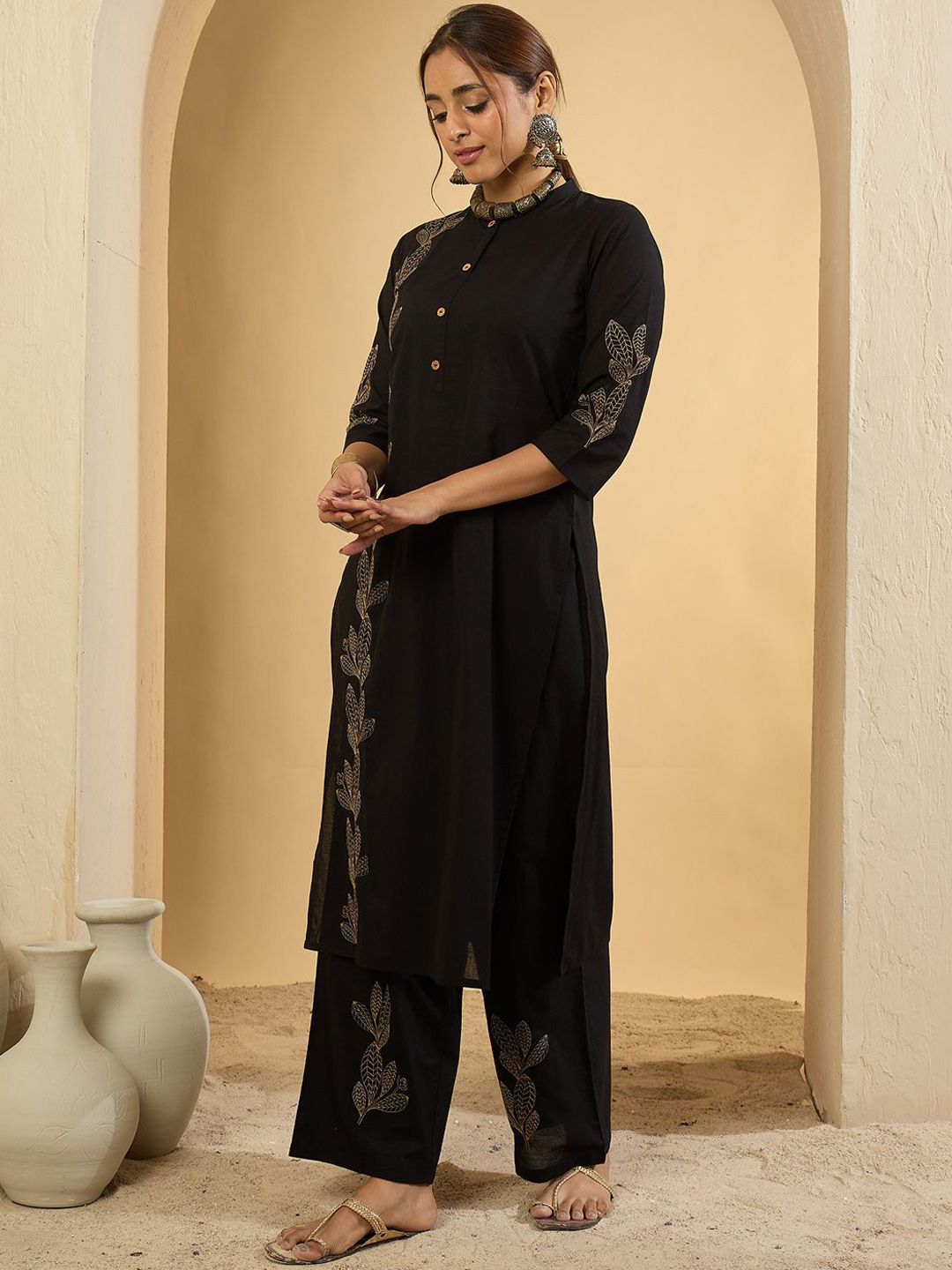Women Embroidered Regular Thread Work Pure Cotton Kurta with Trousers