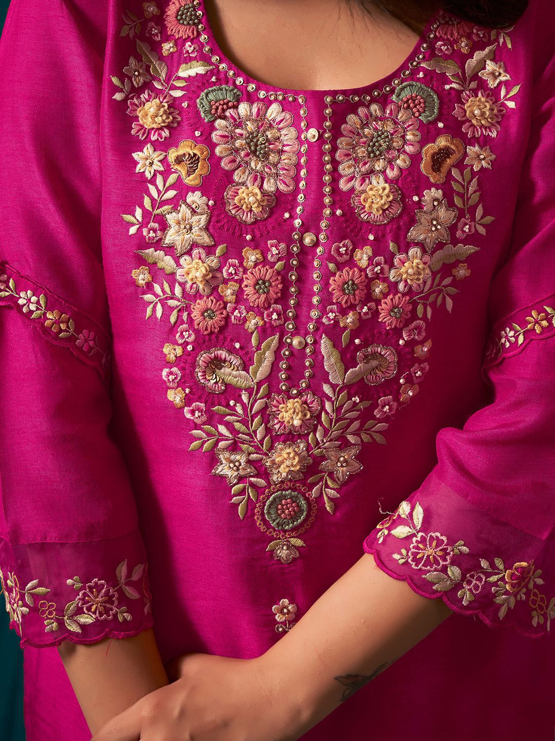 Dhiyona IE Women Floral Embroidered Beads and Stones Kurta with Trousers & Dupatta