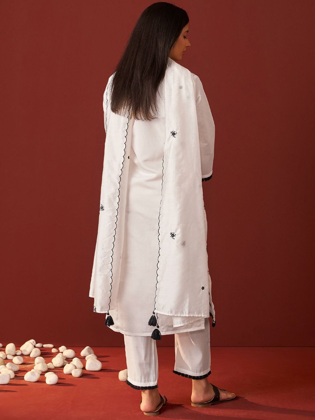 Ethnic Motifs Embroidered Thread Work Kurta with Trousers & Dupatta