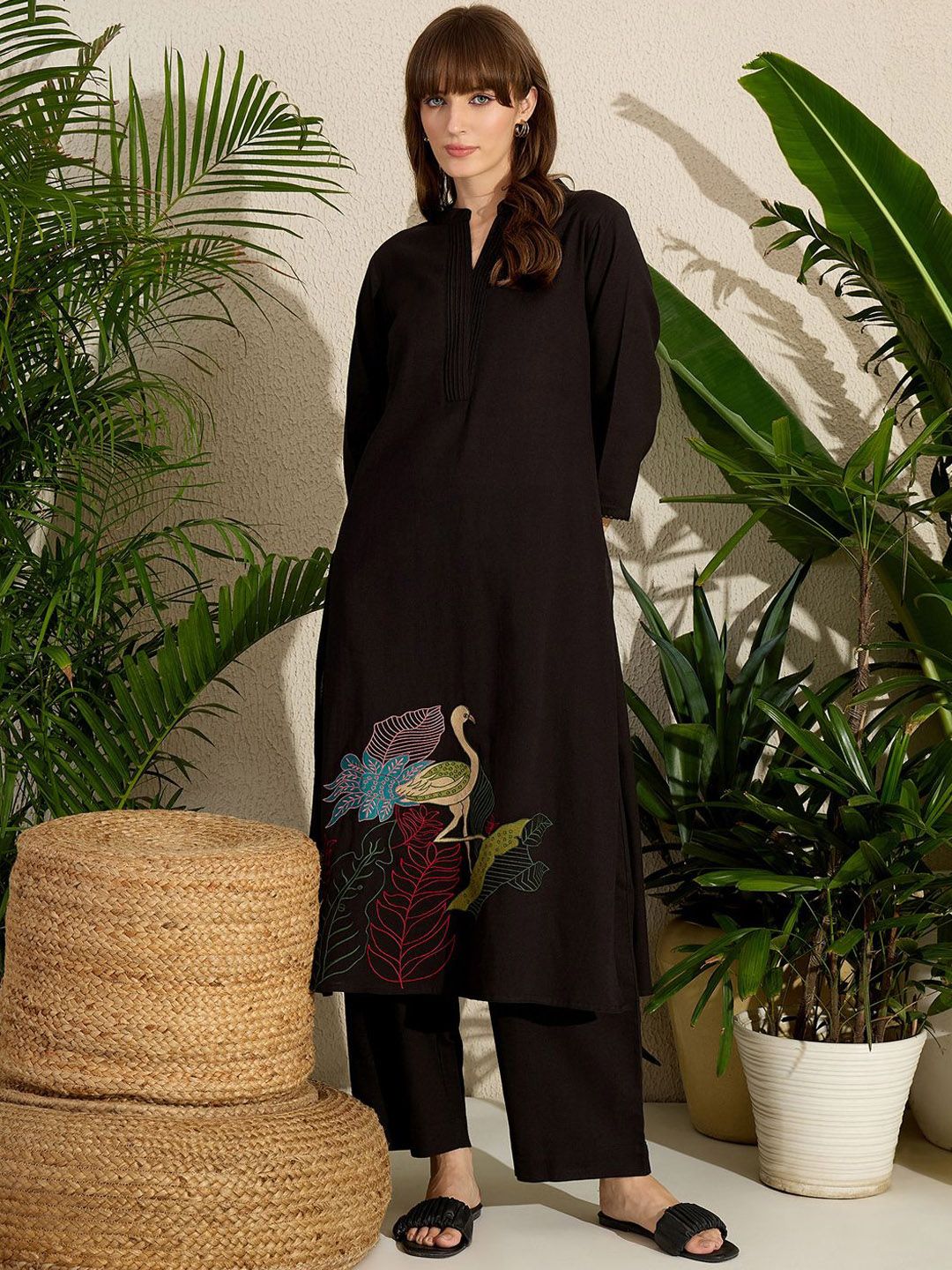 Dhiyona IE Embroidered Mandarin Collar A-Line Kurta With Trouser