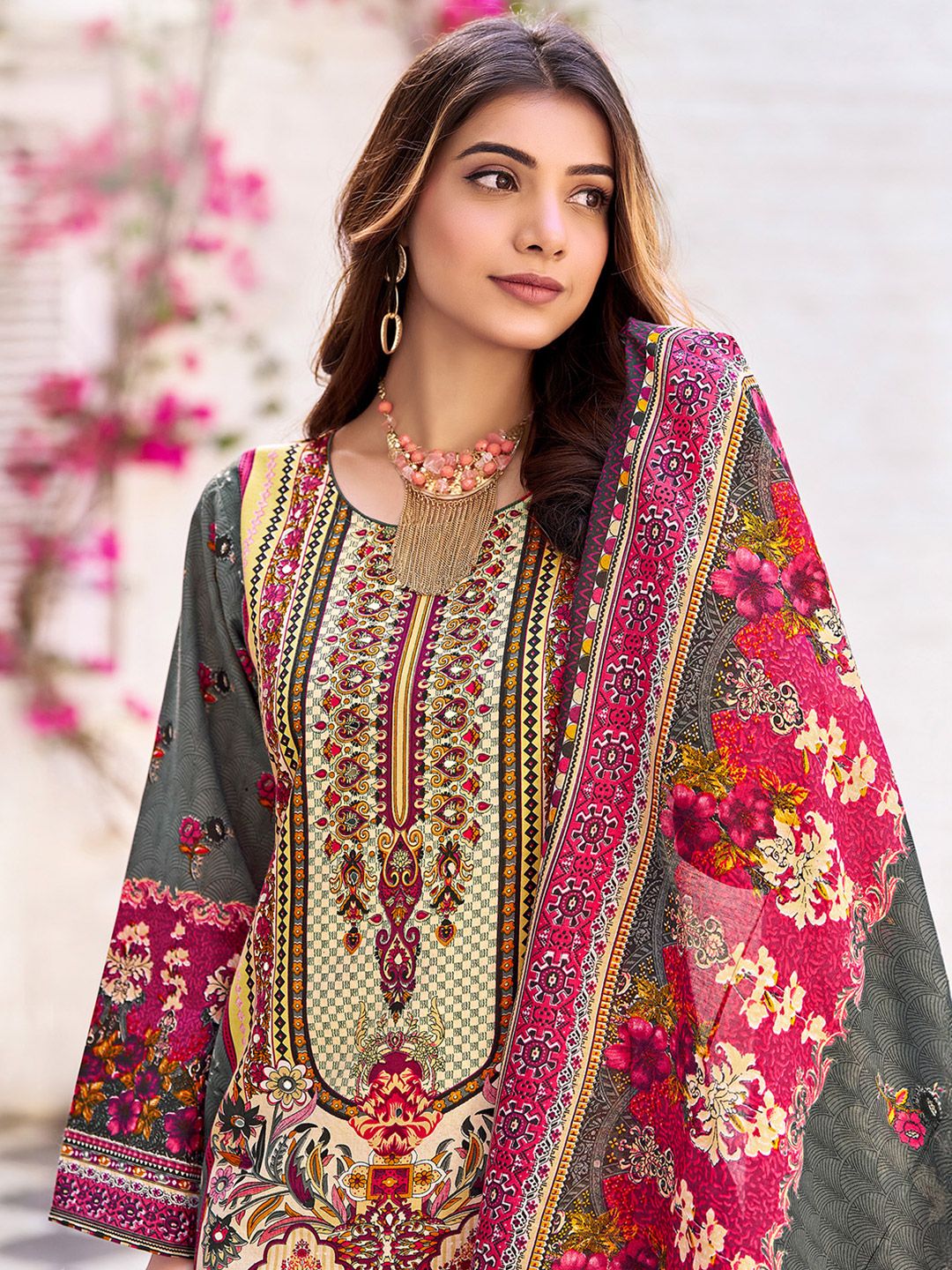 Dhiyona VA Women's Printed Regular Beads and Stones Kurta with Trousers & With Dupatta