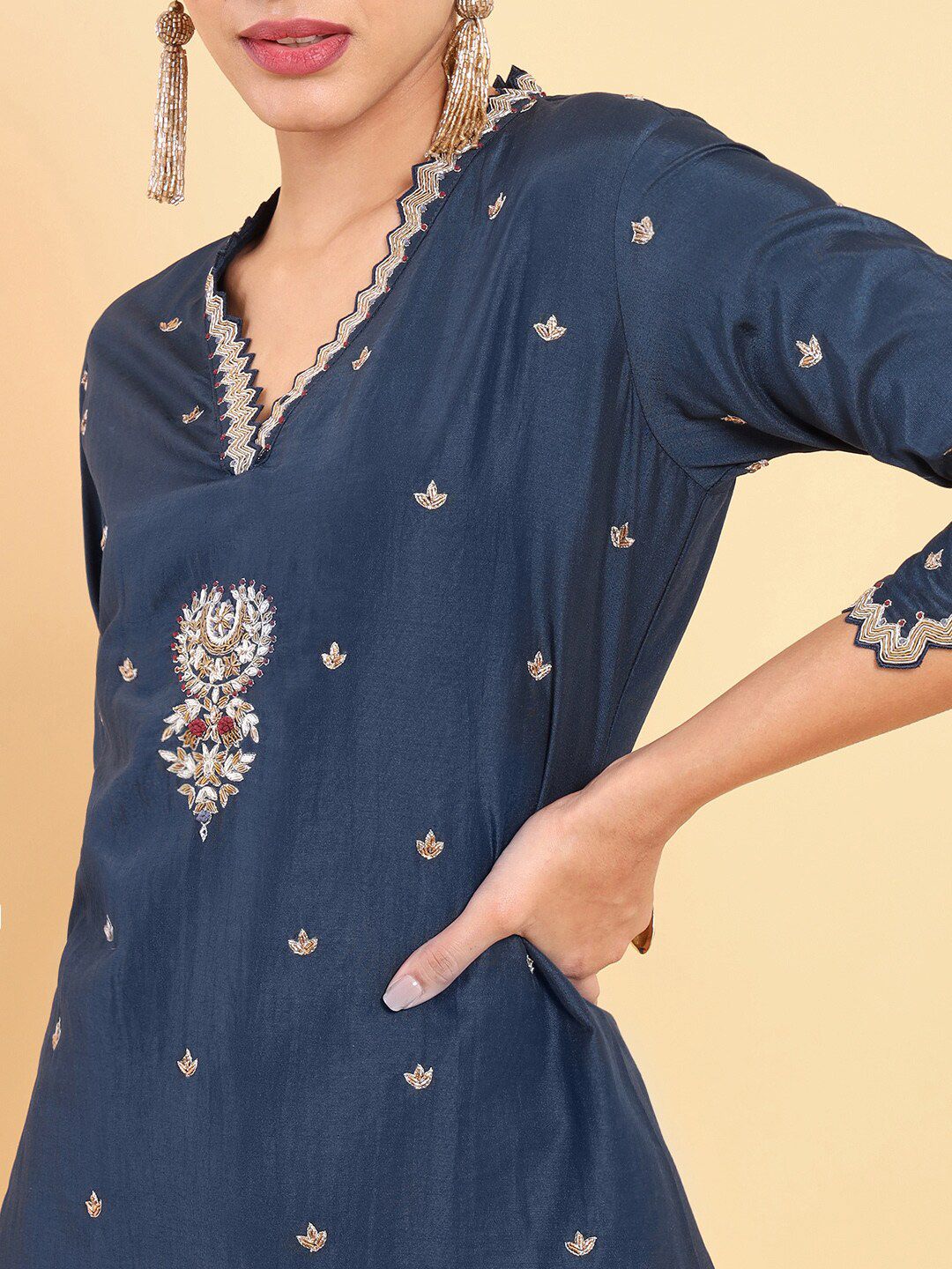 Dhiyona SO Women's Women Navy Blue Floral Embroidered Thread Work Pure Silk Kurta with Trousers