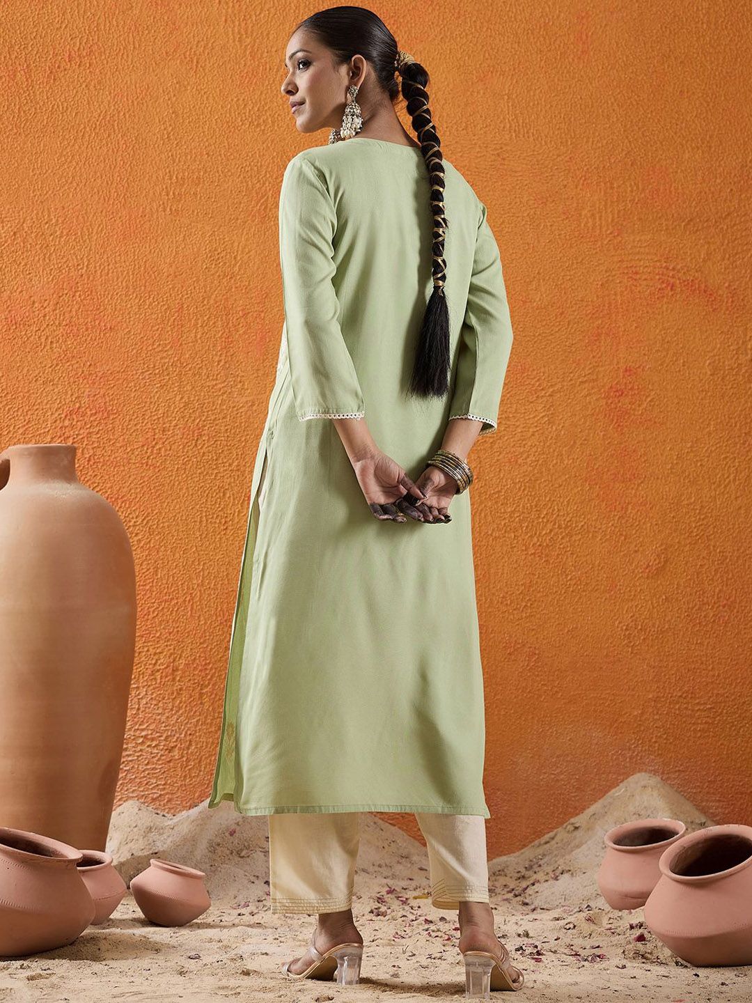 Dhiyona IE Floral Embroidered Keyhole Neck Thread Work Straight Kurta