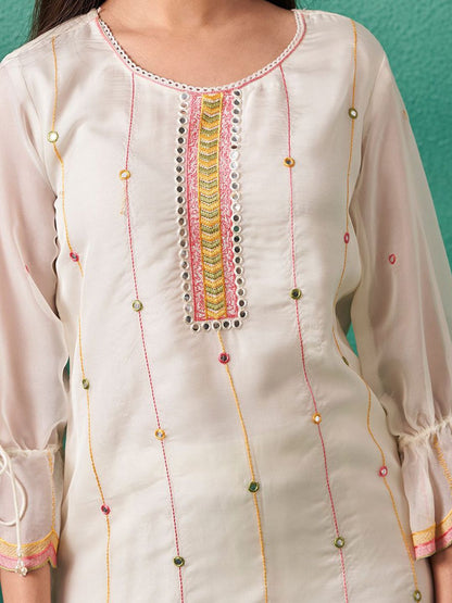 Women Floral Embroidered Regular Mirror Work Kurta with Trousers & Dupatta