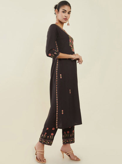 Dhiyona SO Women's Women Floral Embroidered Thread Work Kurta with Trousers
