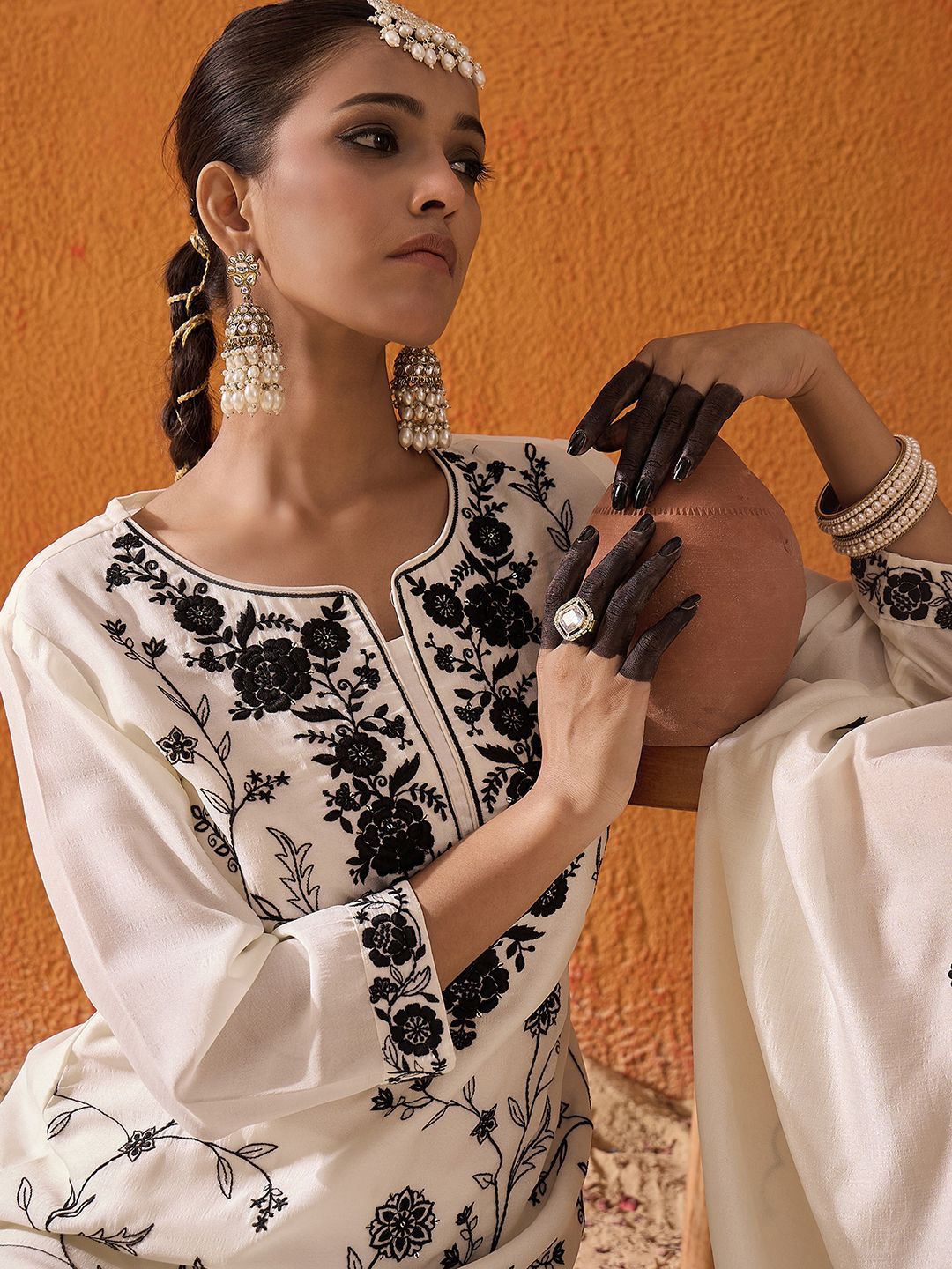 Dhiyona IE Floral Embroidered Thread Work Straight Kurta With Trousers & Dupatta