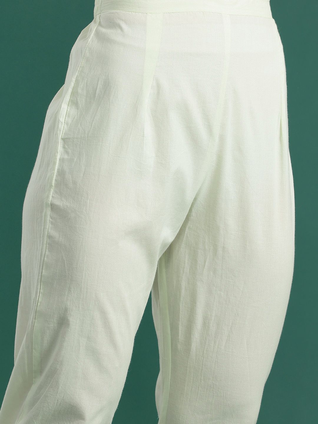 Floral Embroidered Thread Work Pure Cotton Kurta With Trousers & Dupatta