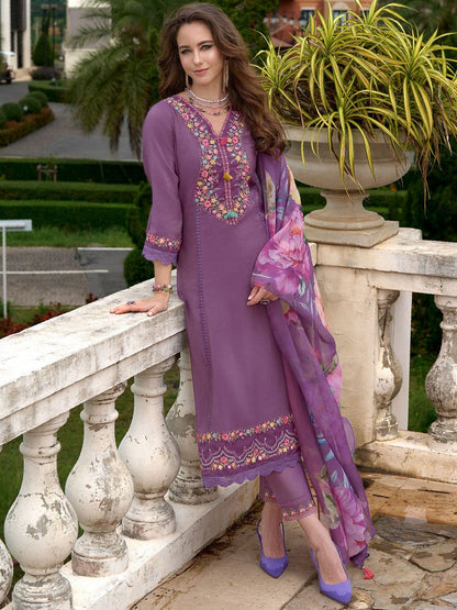Women Floral Embroidered Regular Thread Work Kurta with Trousers & With Dupatta