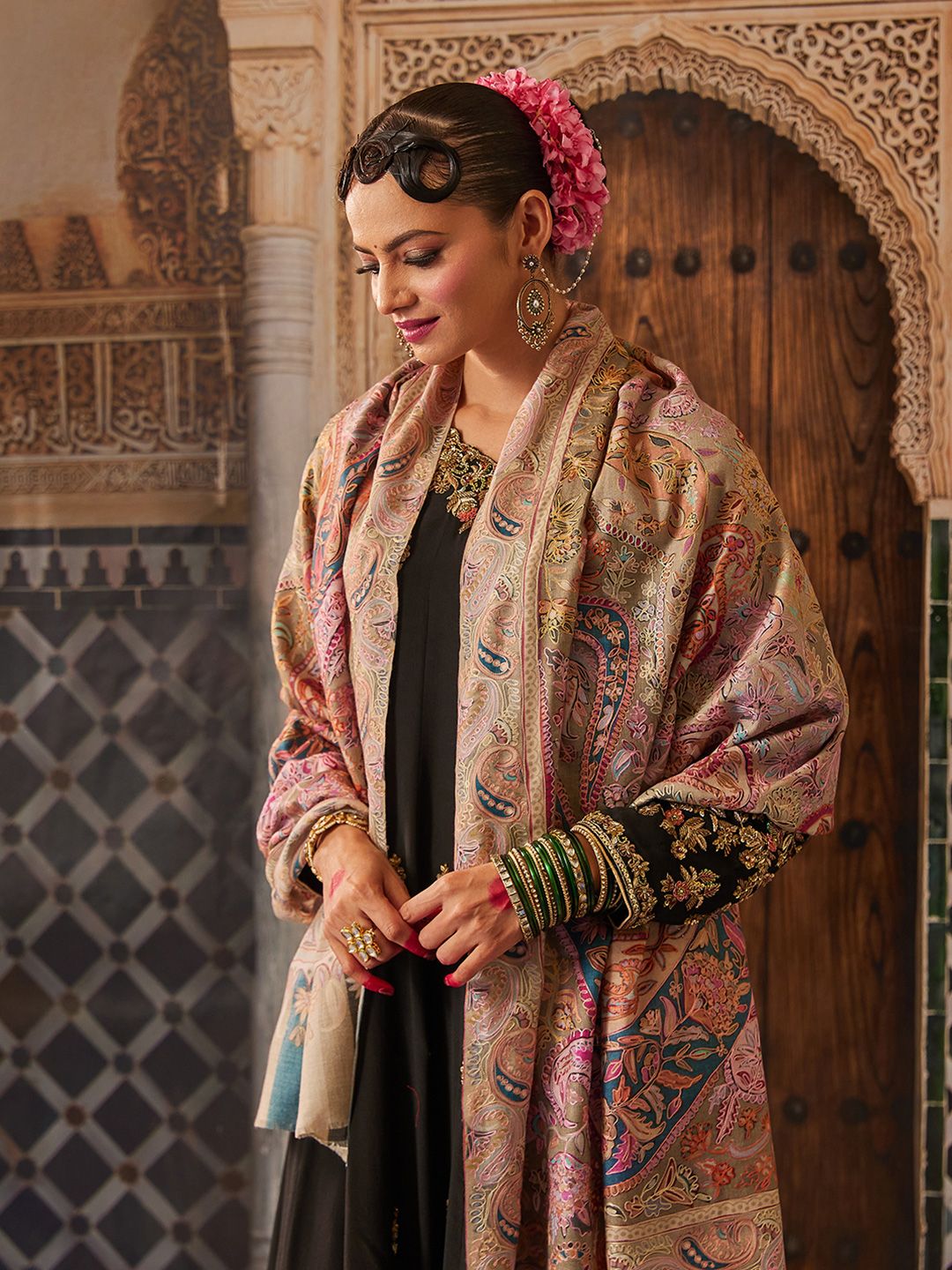 Dhiyona PA Women Floral Embroidered Shawl