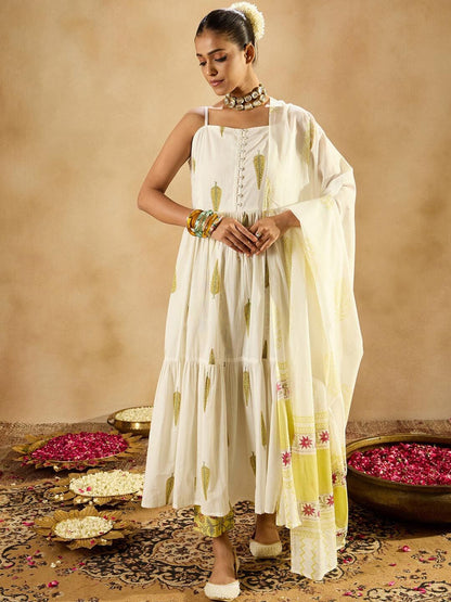 Dhiyona IE Ethnic Motifs Printed Tiered Pure Cotton A-Line Kurta With Trousers & Dupatta