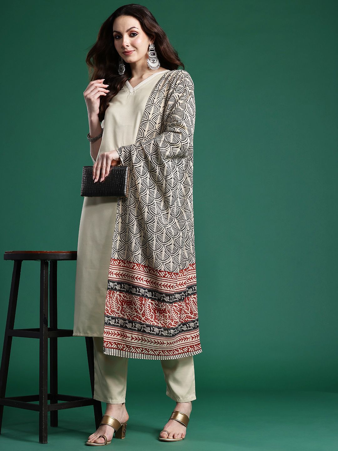 Dhiyona IE Women Regular Kurta with Trousers & With Dupatta