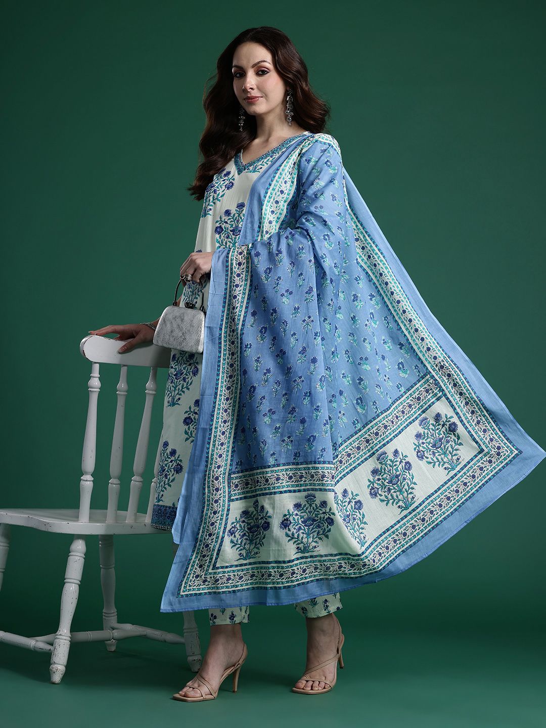 Dhiyona IE Women Floral Printed Regular Pure Cotton Kurta with Trousers & With Dupatta