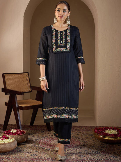 Women Floral Embroidered Regular Thread Work Linen Kurta with Trousers & With Dupatta