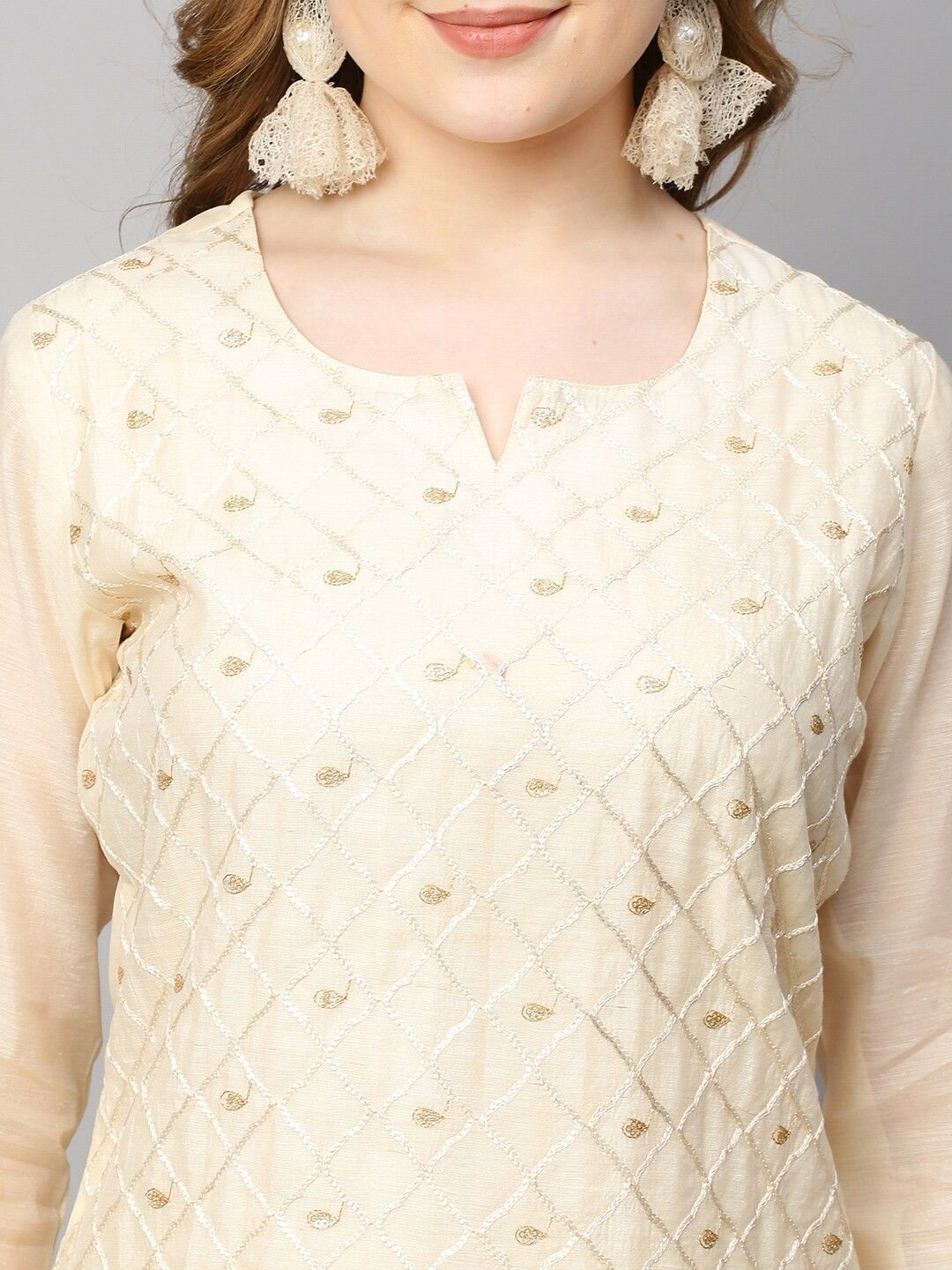 Dhiyona KL Checked Embroidered Notch-Neck Thread Work Straight Kurta With Trousers And Dupatta