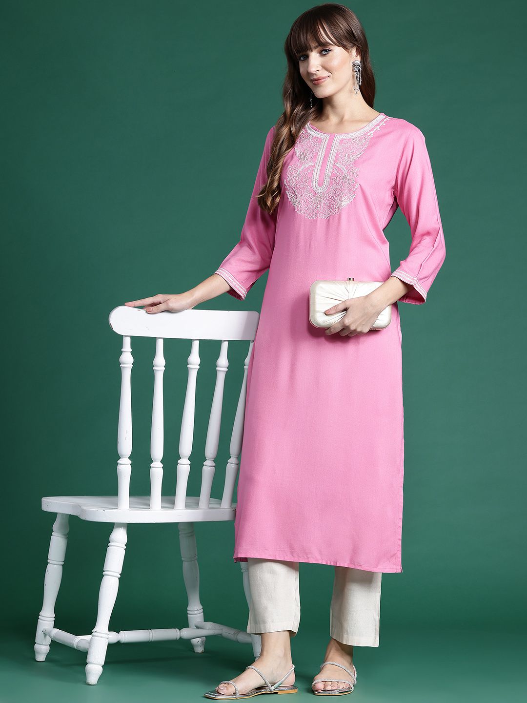 Dhiyona IE Women Floral Embroidered Thread Work Kurta