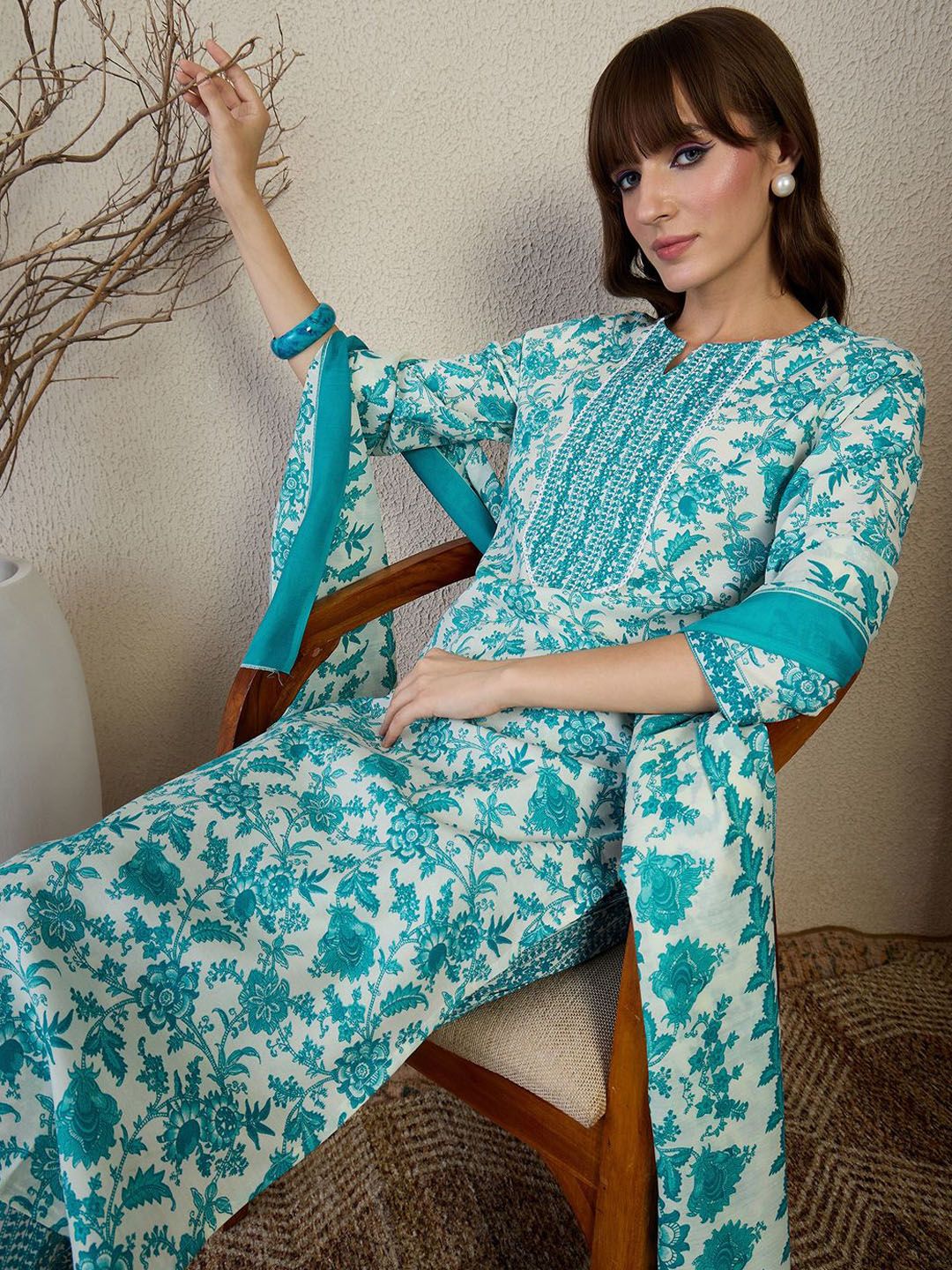 Floral Printed Straight Kurta With Trousers & Dupatta
