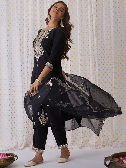 Dhiyona IE Ethnic Motifs Embroidered V-Neck Thread Work Kurta with Trousers & Dupatta