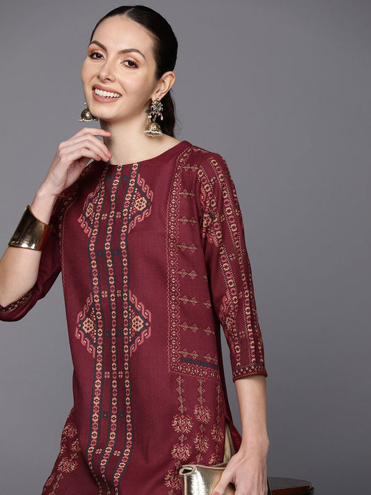 Dhiyona IE Ethnic Motifs Foil Printed Straight Kurta