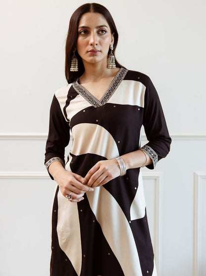 Dhiyona IE Women Floral Printed Regular Kurta with Trousers