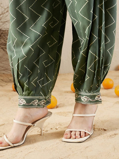 Dhiyona IE Floral Printed V-Neck Sequinned Straight Kurta with Salwar