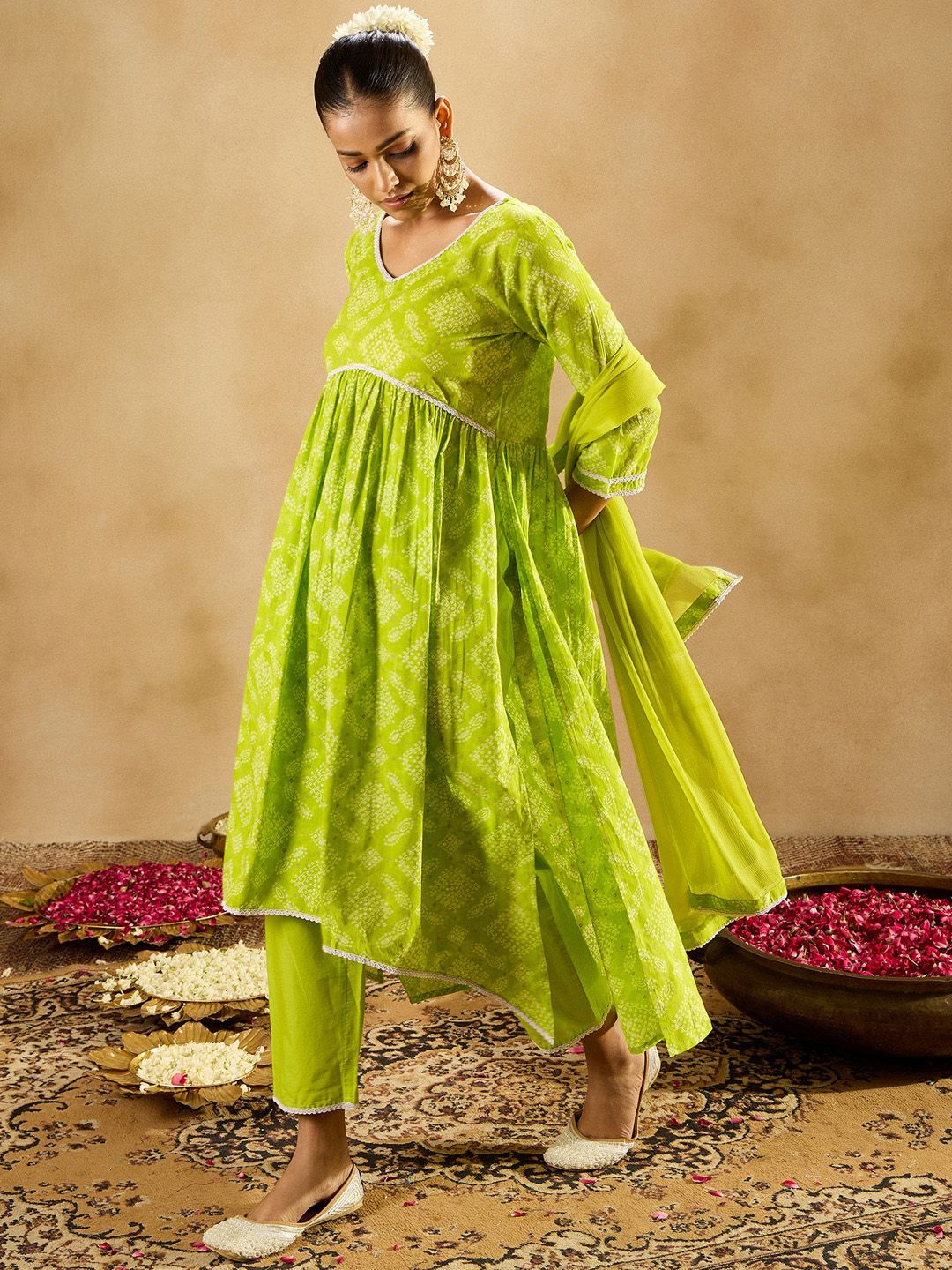 Dhiyona IE Bandhani Printed Empire V-Neck Pure Cotton Kurta with Trousers & Dupatta