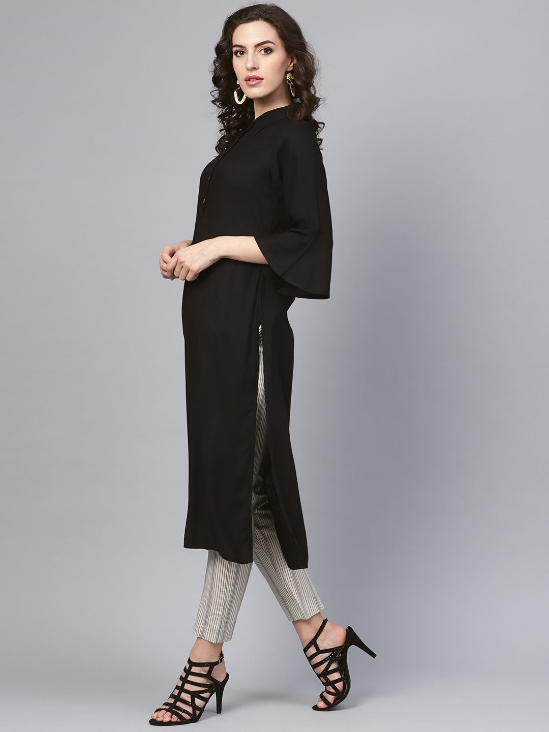 Dhiyona IE Women Black Solid Straight Kurta